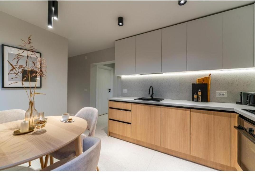 Central Epic Apartment-Self Check In أراد المظهر الخارجي الصورة